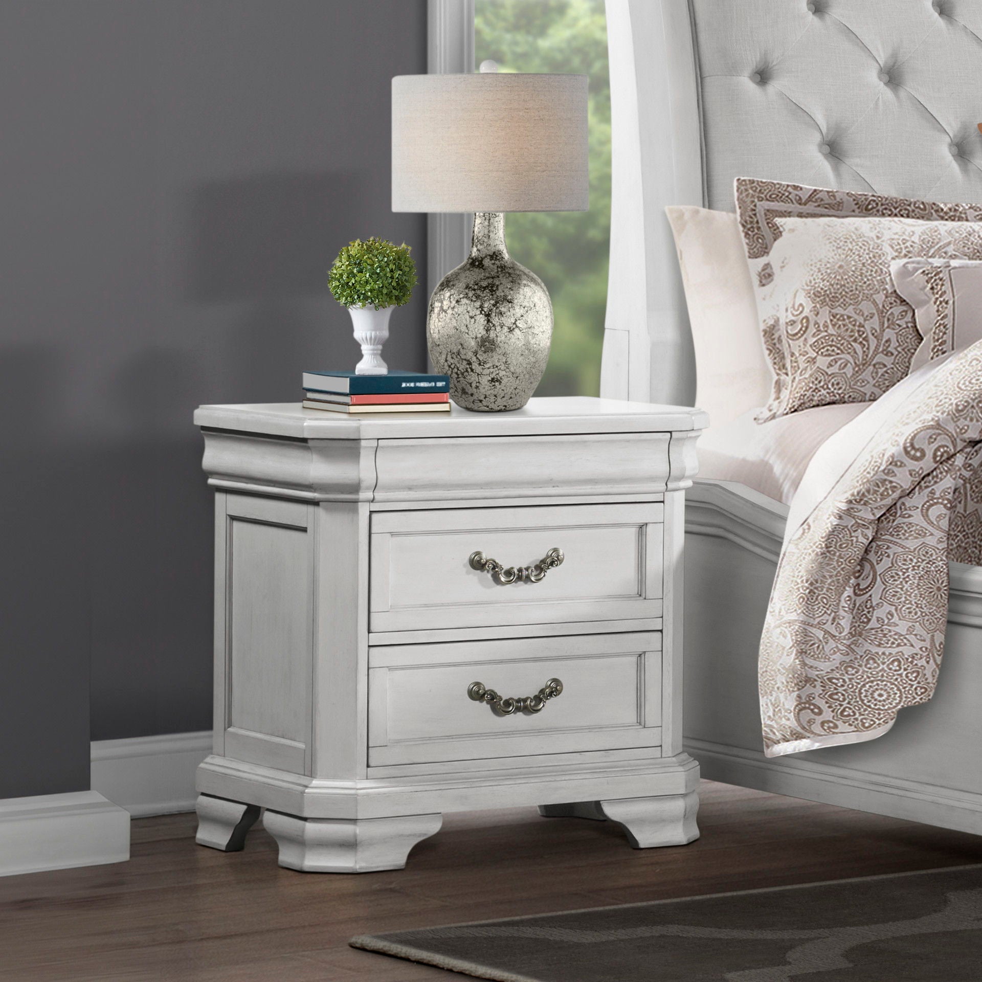 Lyndhurst - Nightstand