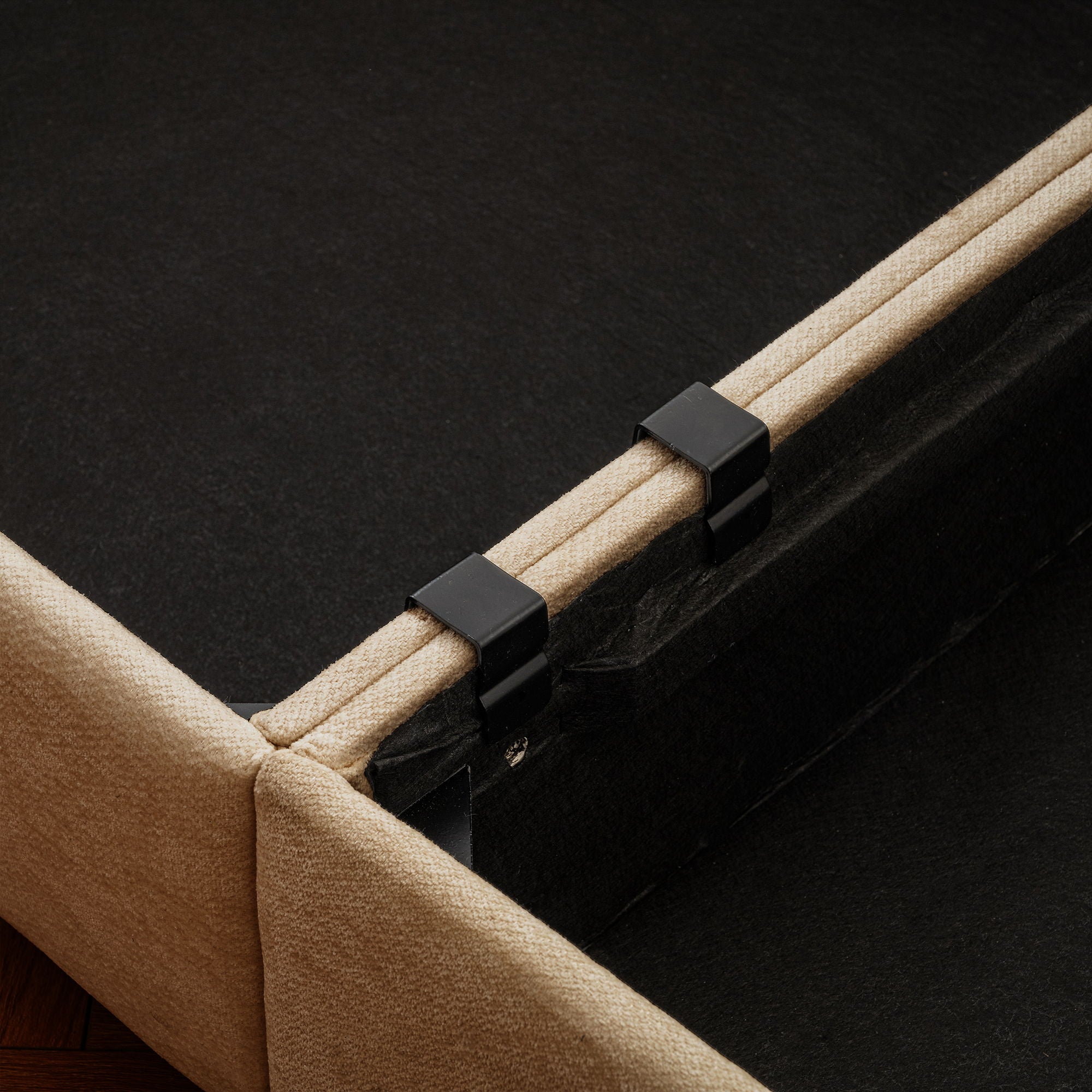 Contemporary Elegant Sofa With Storage And Ottoman