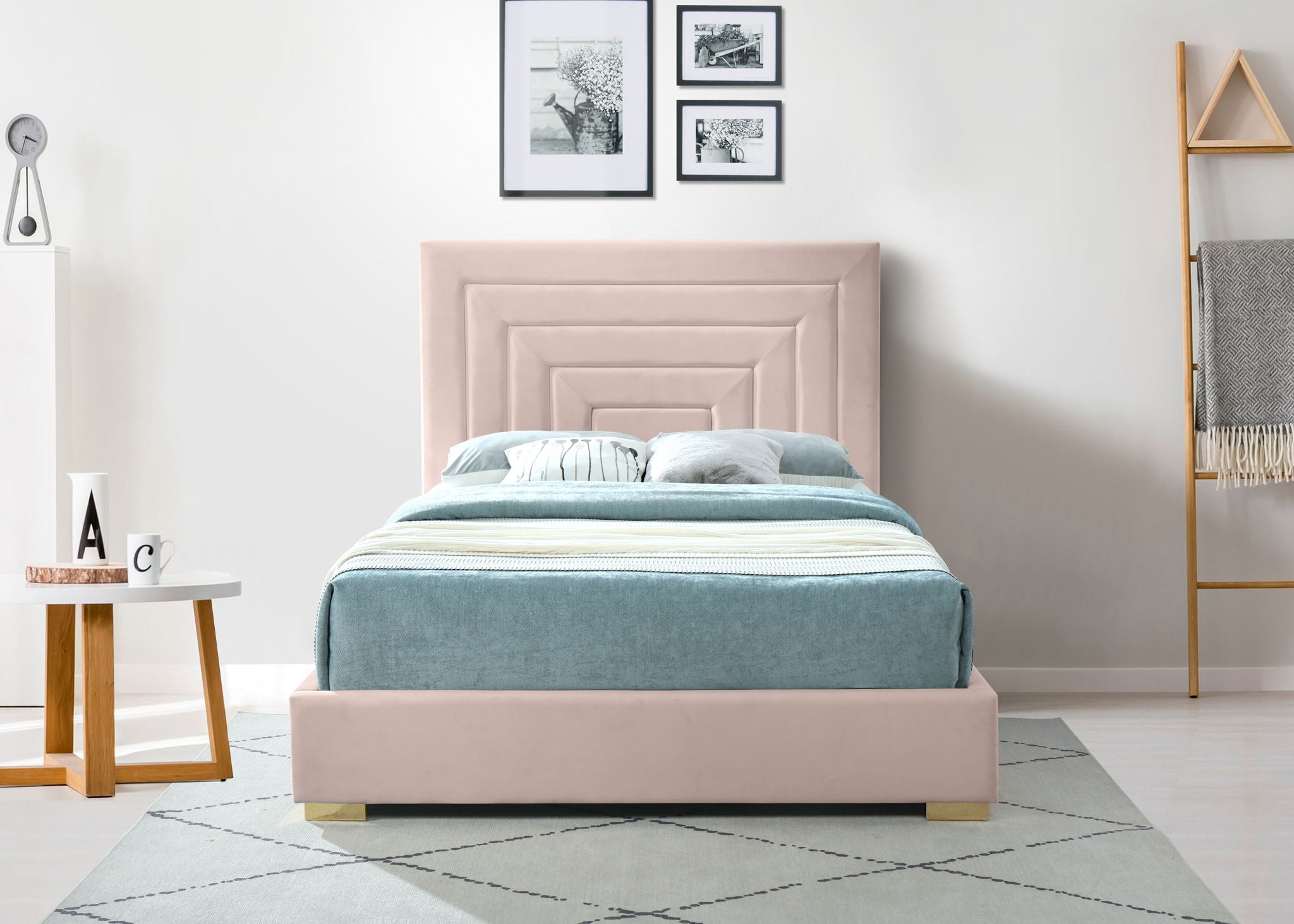 Nora - Bed