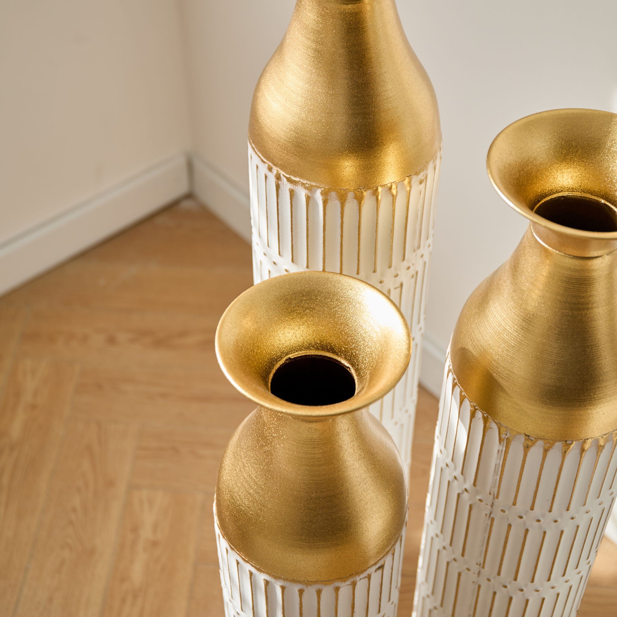 Floor Metal Vases Decorated White Metal Vases (Set of 3) Gorgeous Home Decoration Large Glazed Metal Vases - White