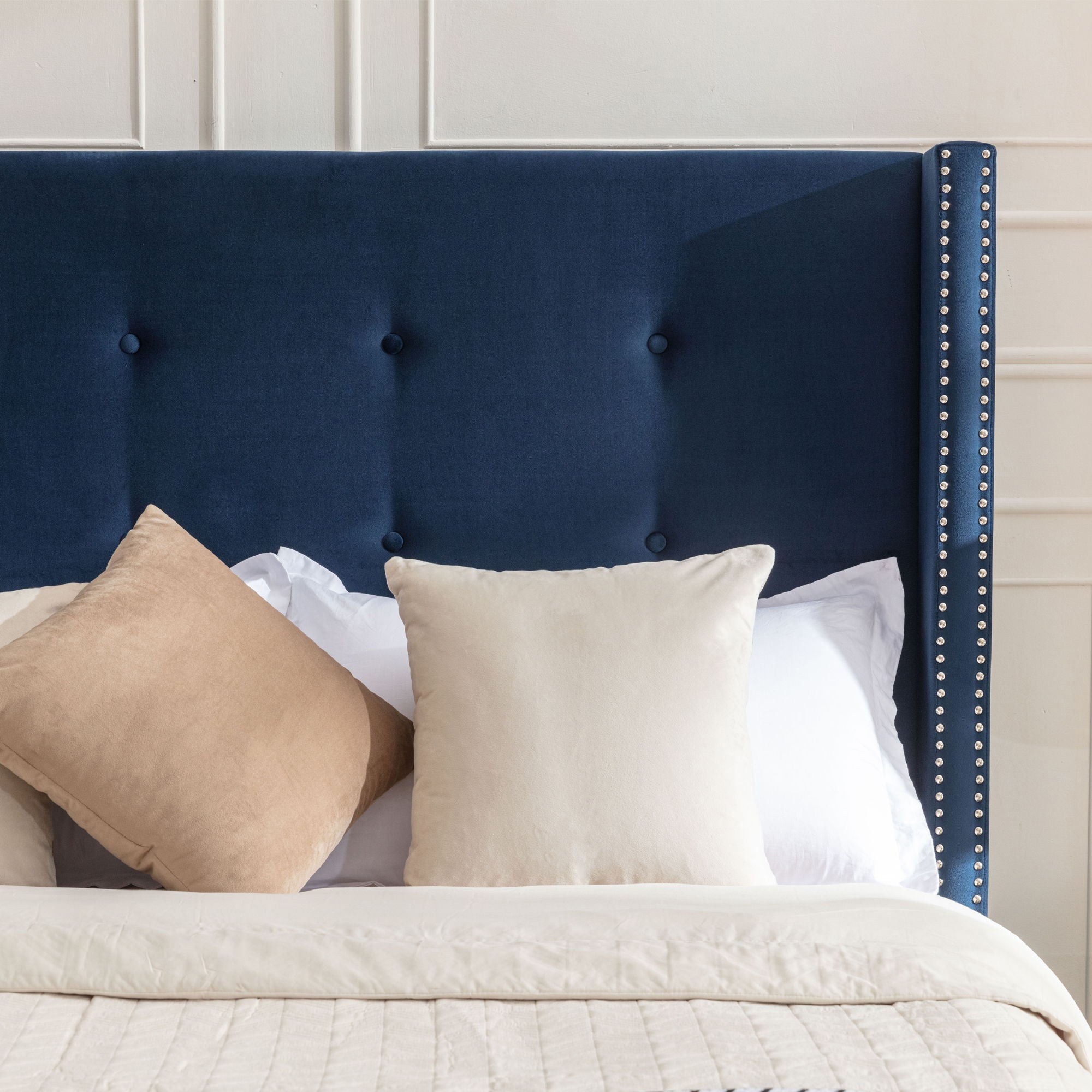 Peyton - Upholstered Bed With 54" High Headboard, Traditional Hand Buttoned Tufting