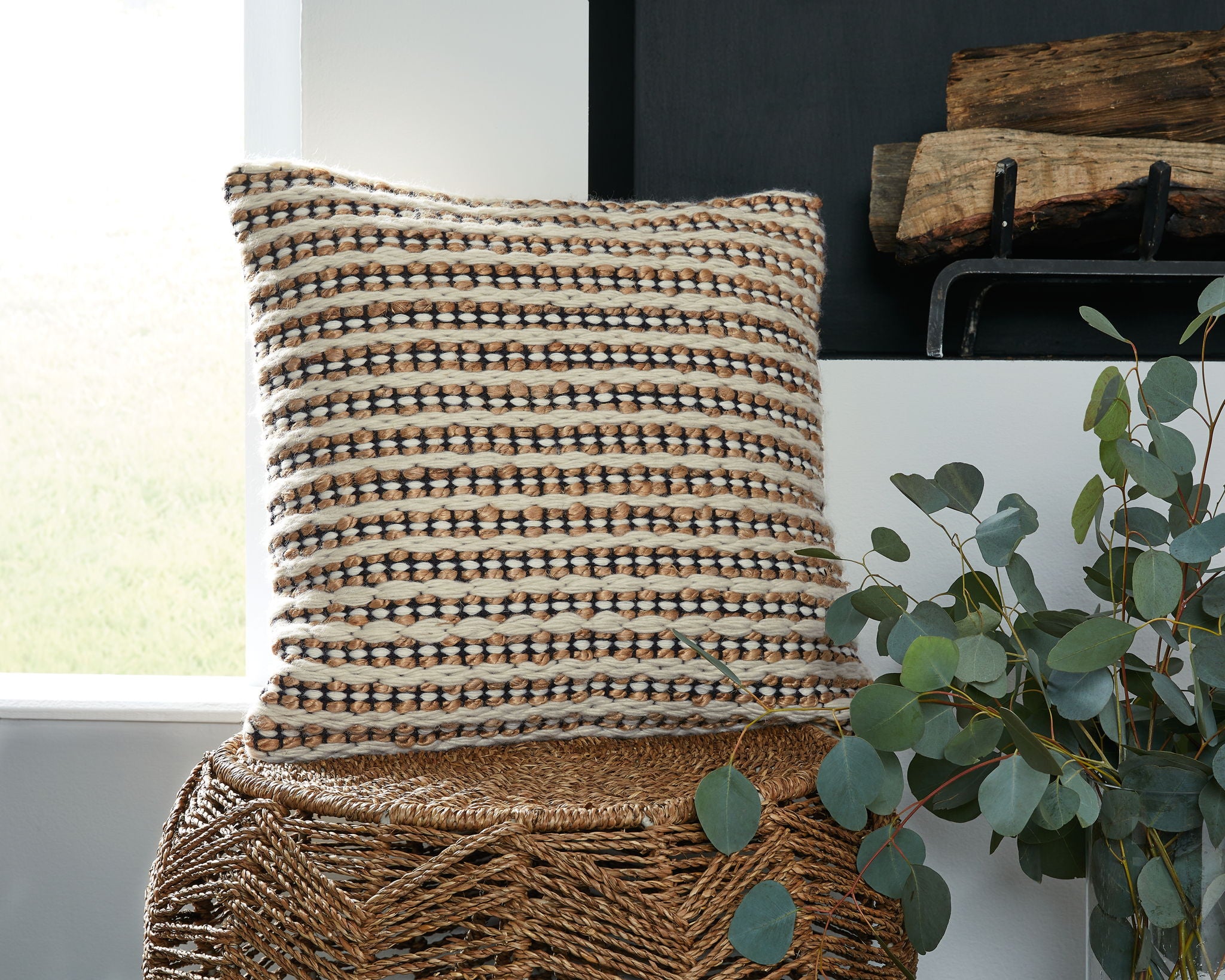 Nealington - Pillow (Set of 4) - Brown / Black / White
