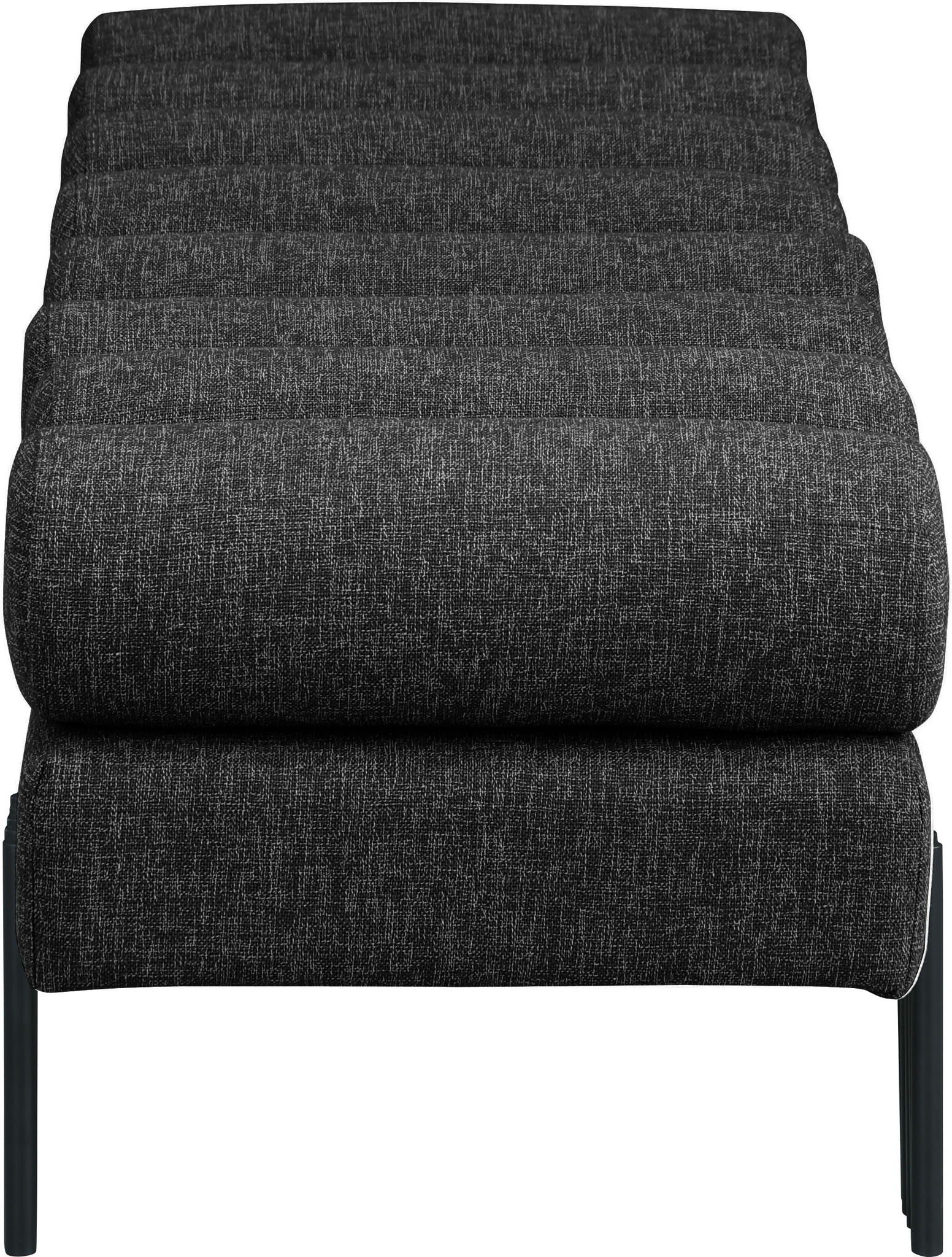 Akeela - Bench