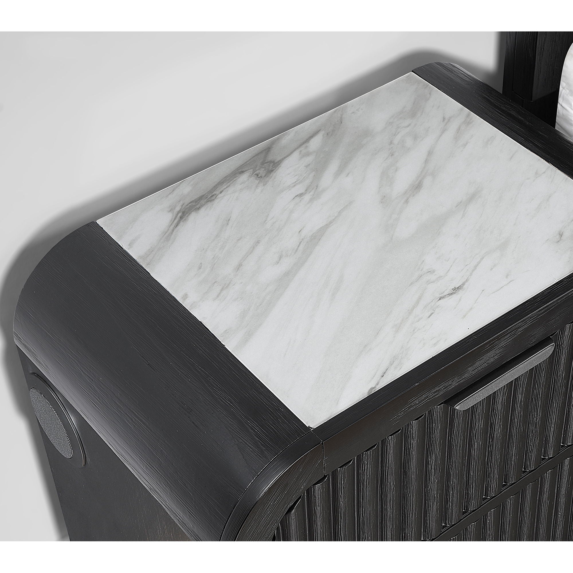 Beverly - Dresser With LED Light, Edge Pulls - White / Black