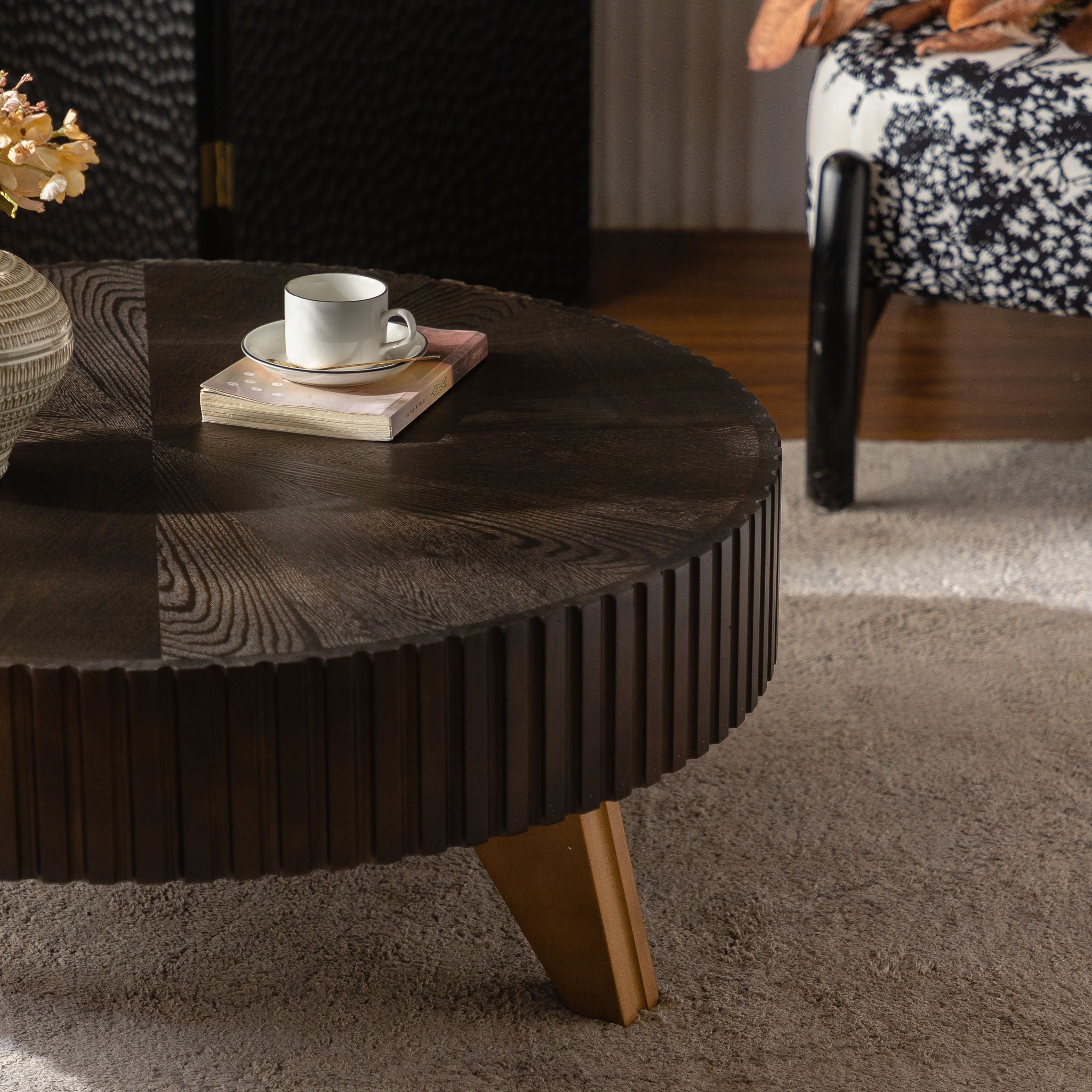 Round Retro Coffee With Solid Wood Legs