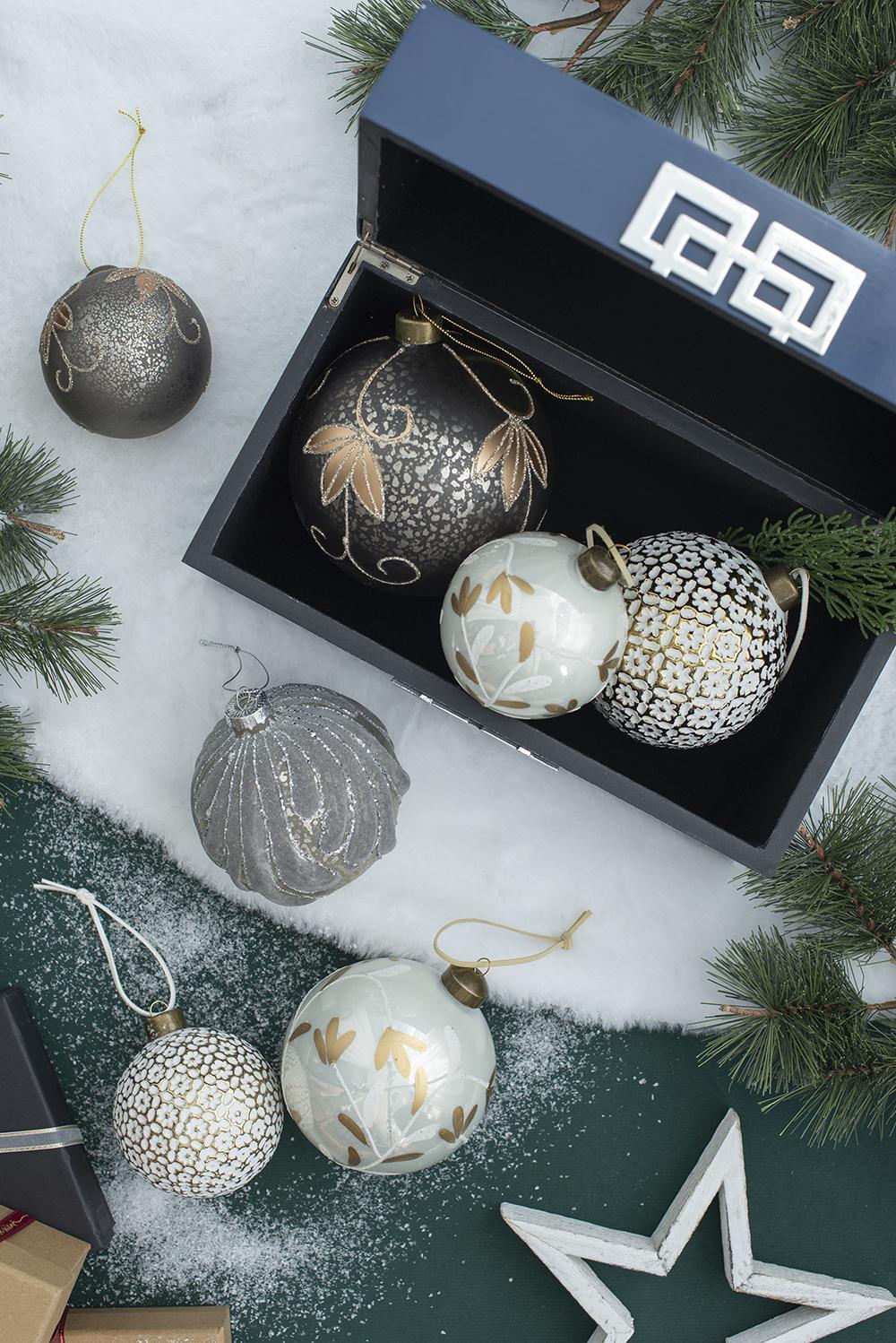 Christmas Ball Ornaments, Ball Christmas Tree Ornaments For Holiday Party Decorations