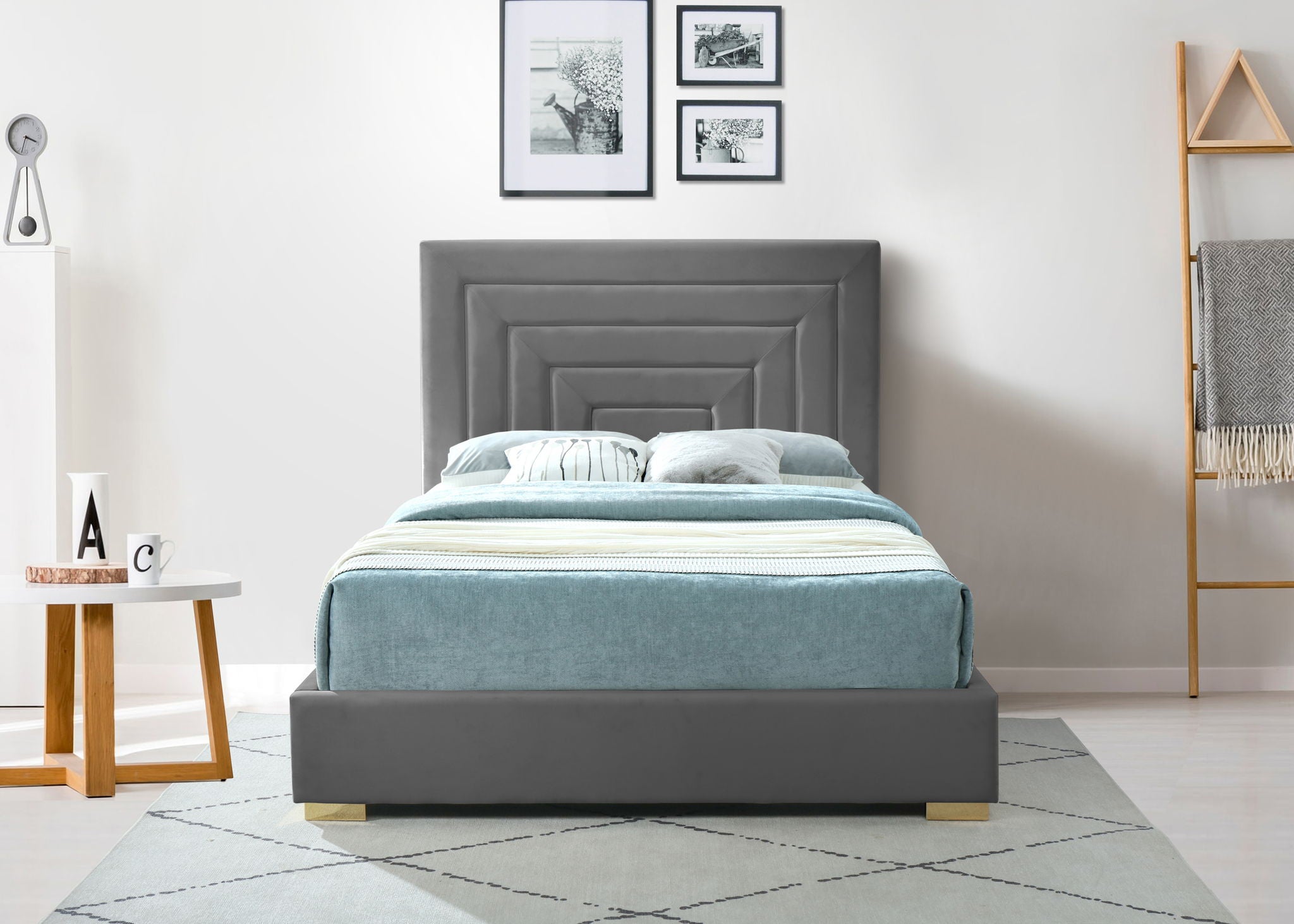 Nora - Bed