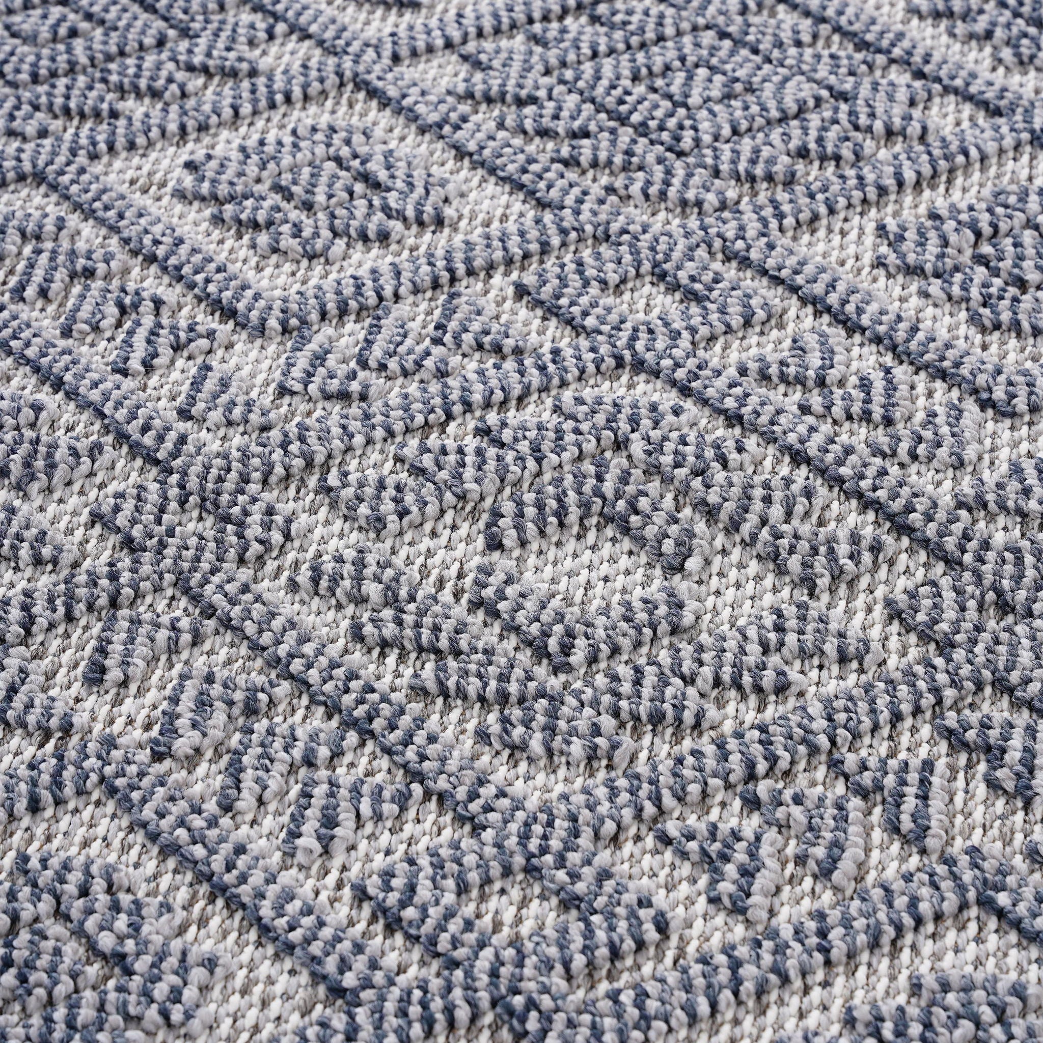 Guros - Traditional Indoor / Outdoor Area Rug