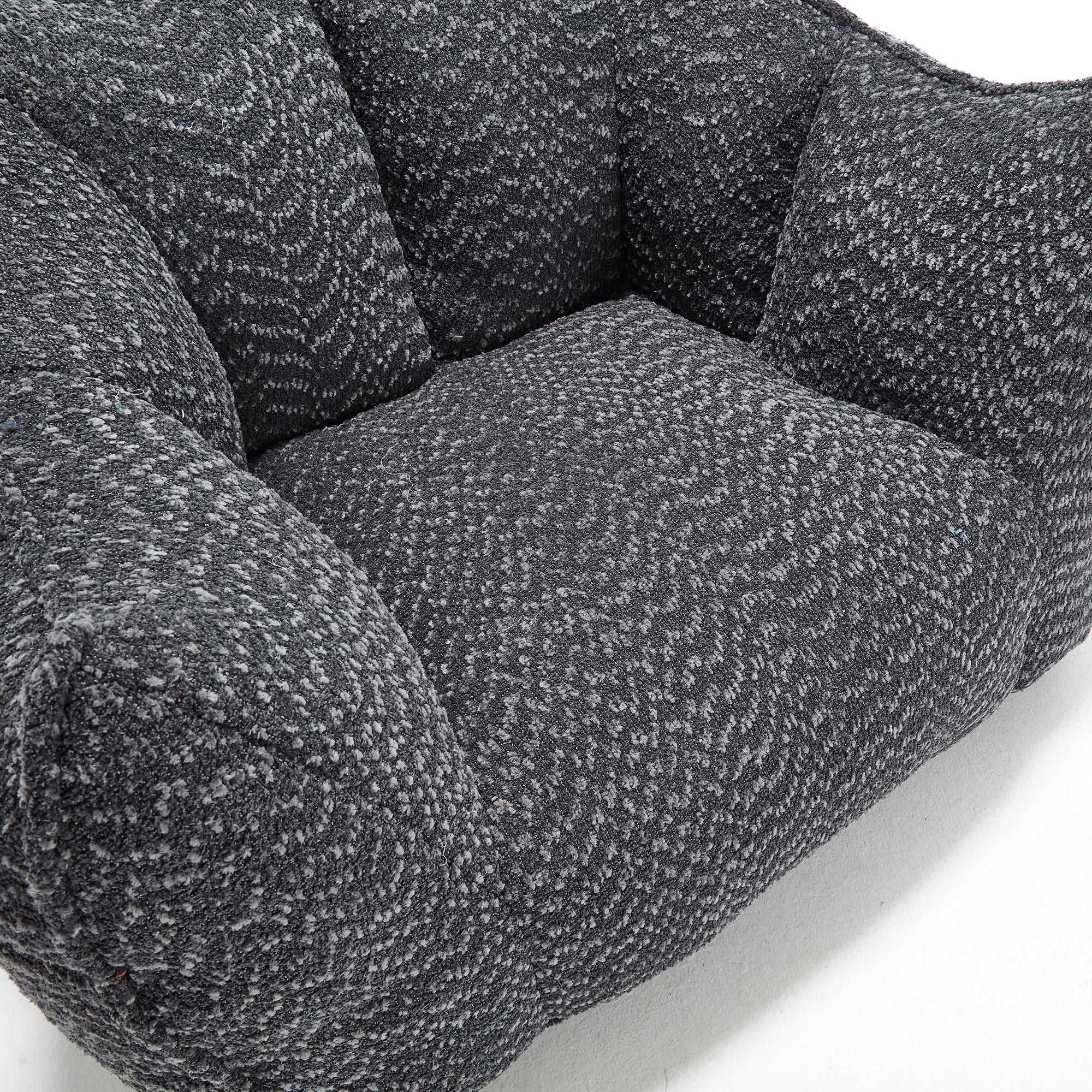 Comfortable Sofa Chairs With Highly Resilient Foam For Living Rooms And Bedrooms