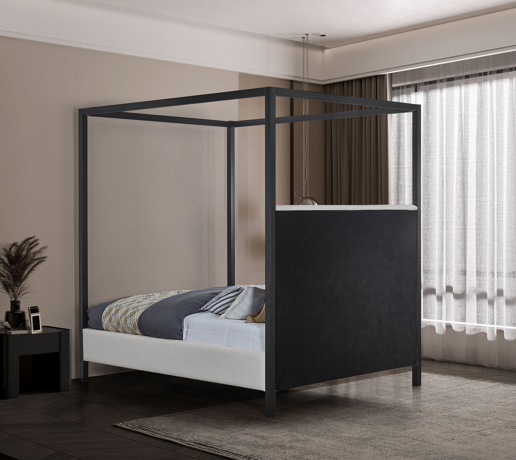 James - Canopy Bed