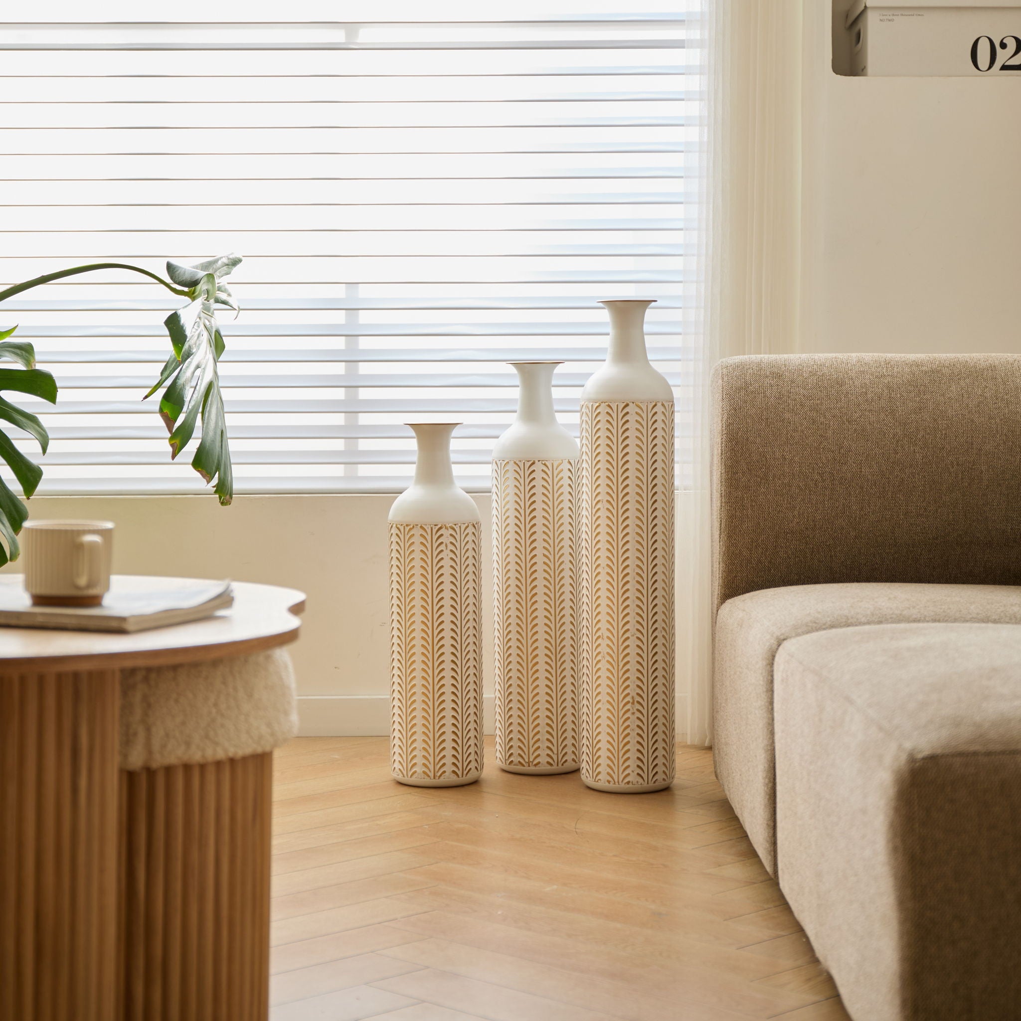 Floor Metal Vase Modern Style Decoration Home Metal Vase 3 Piece Set Gorgeous Home Decoration Large Glazed Metal Vase - Gold / White