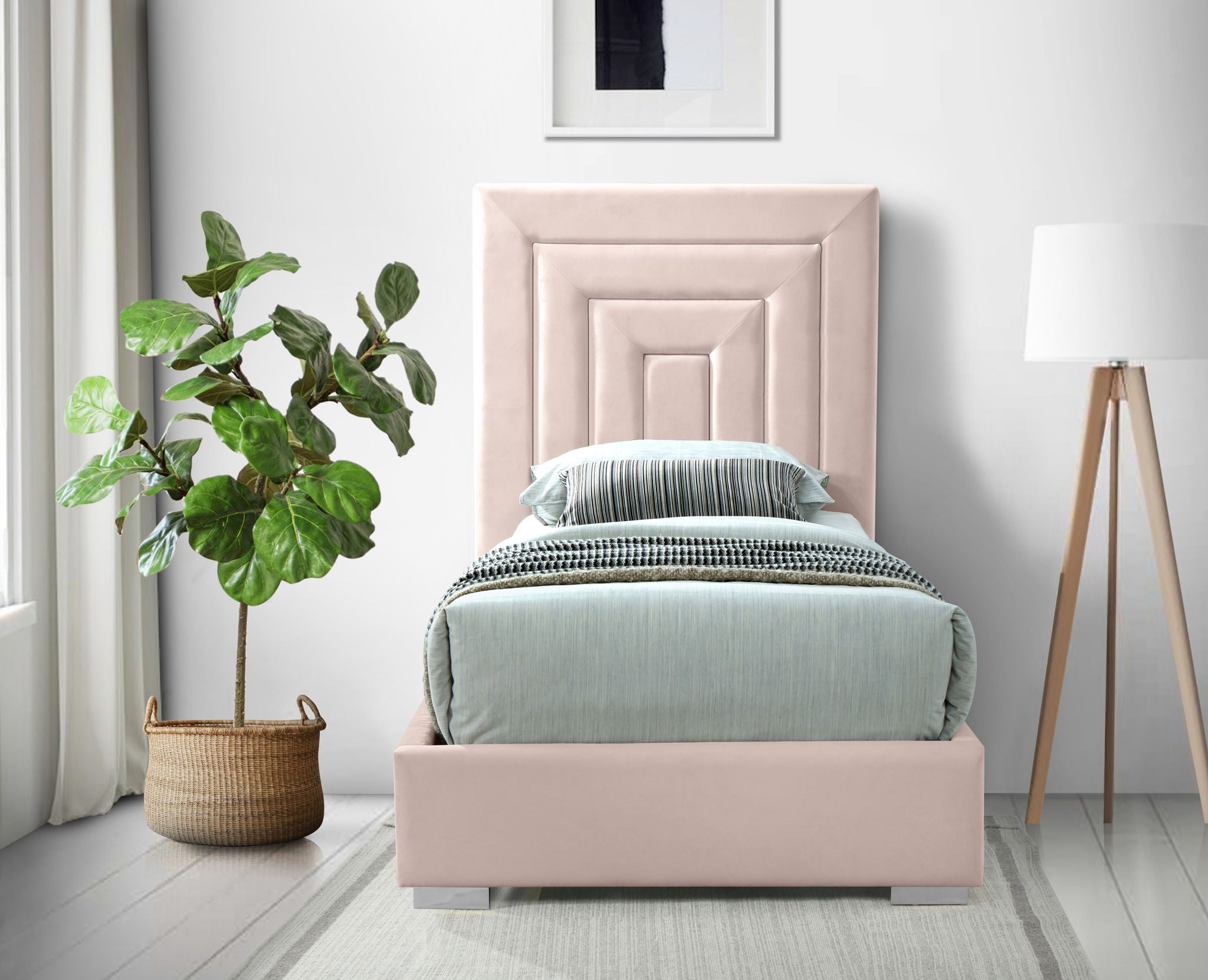 Nora - Bed
