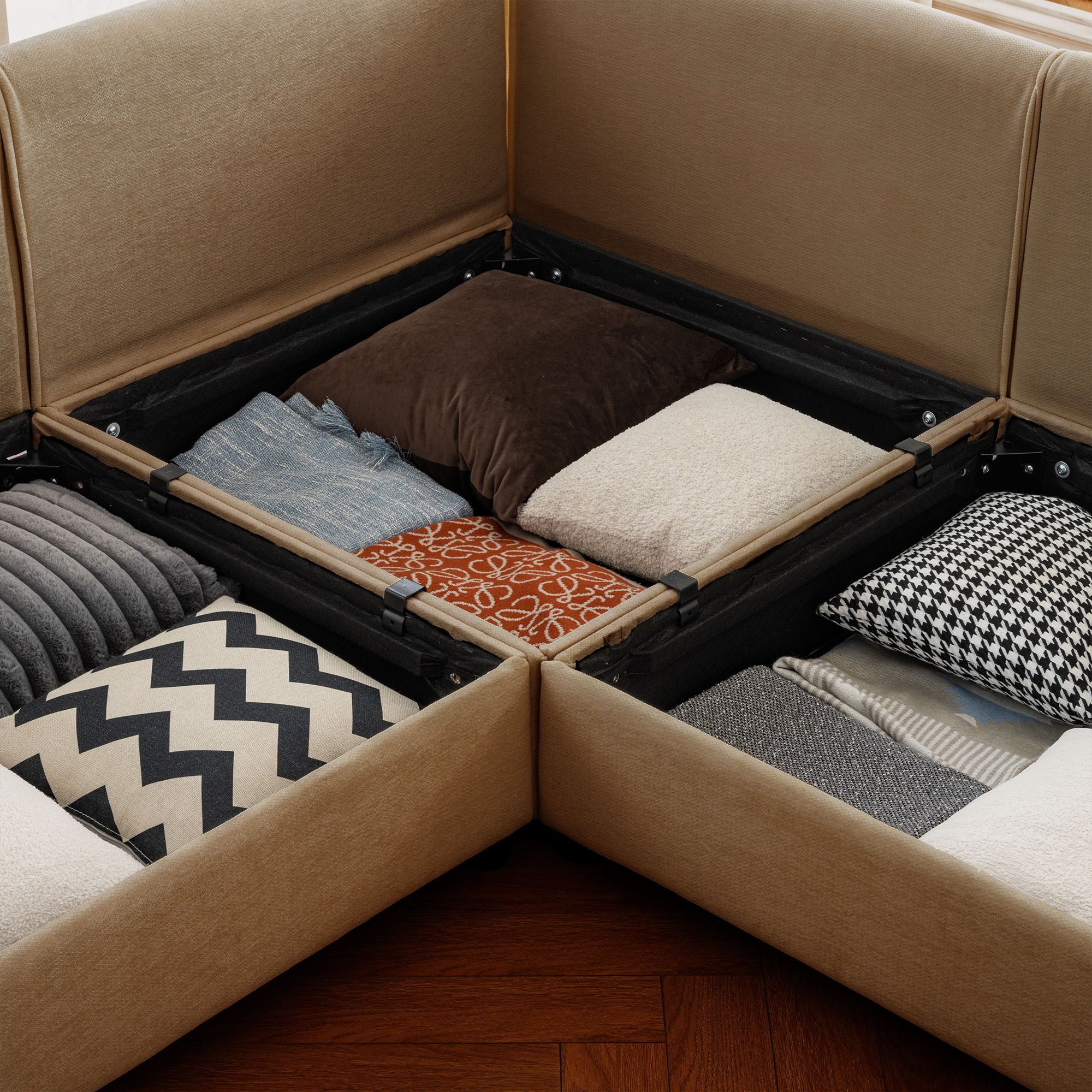 Contemporary Elegant Sofa With Storage And Ottoman