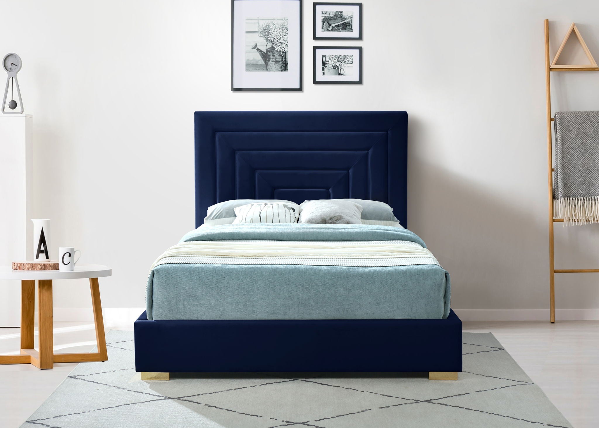 Nora - Bed