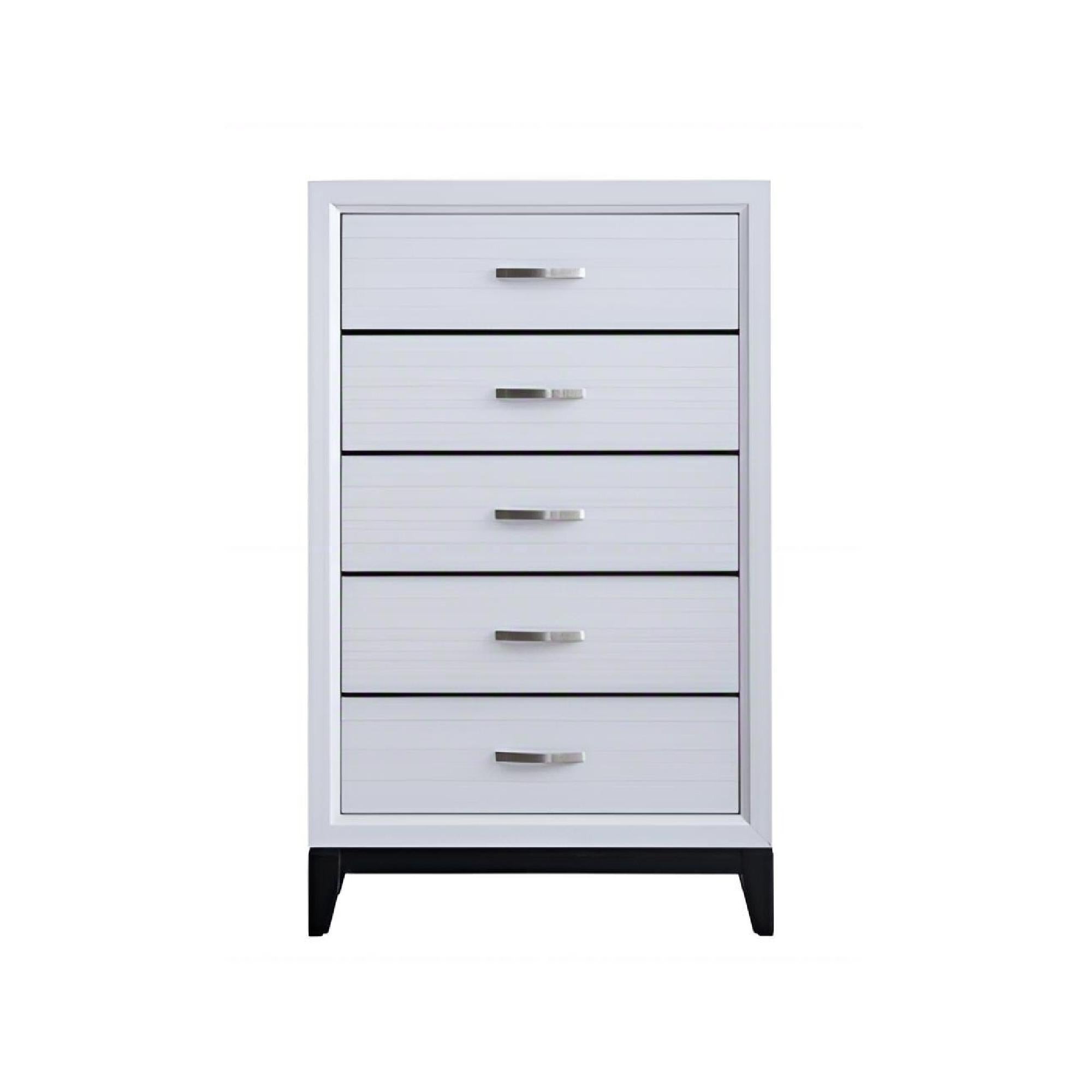 Glasgow - Chest With Ample Storage