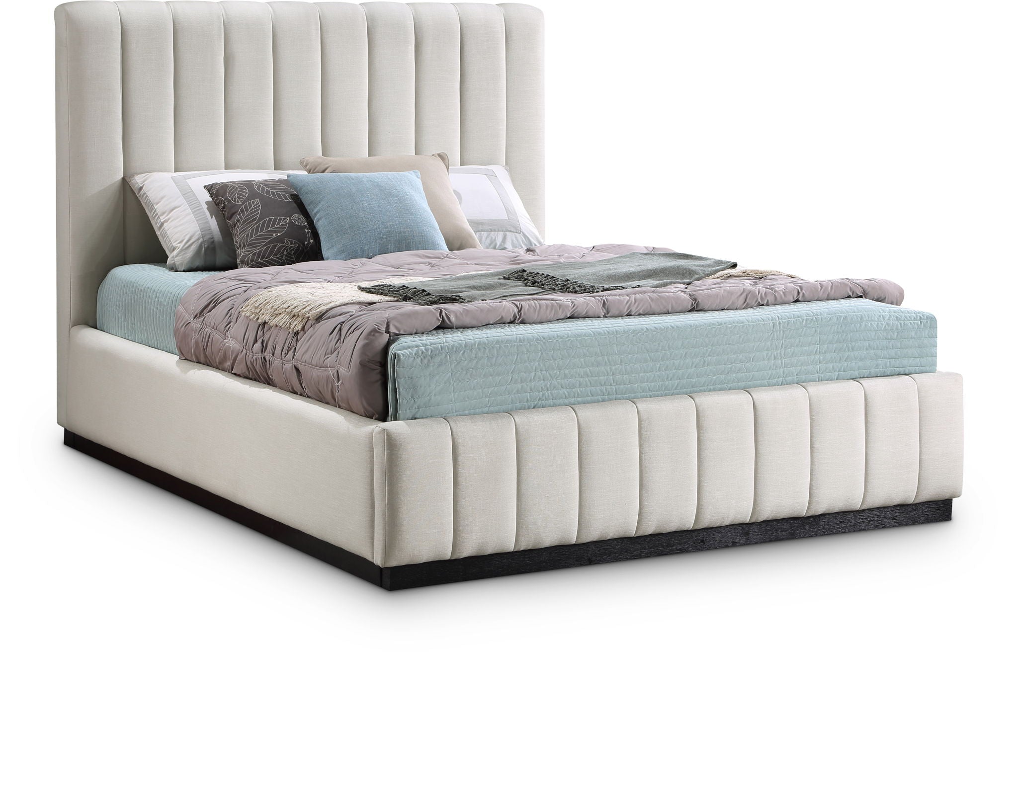 Lucia - Bed