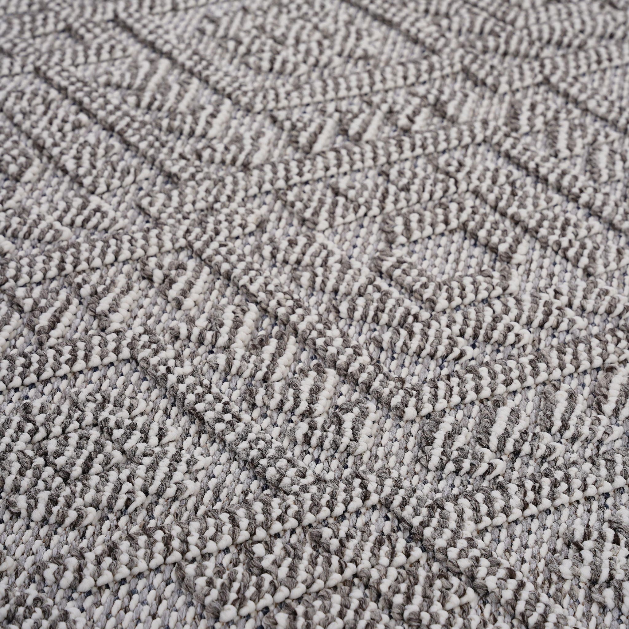 Guros - Traditional Indoor / Outdoor Rug