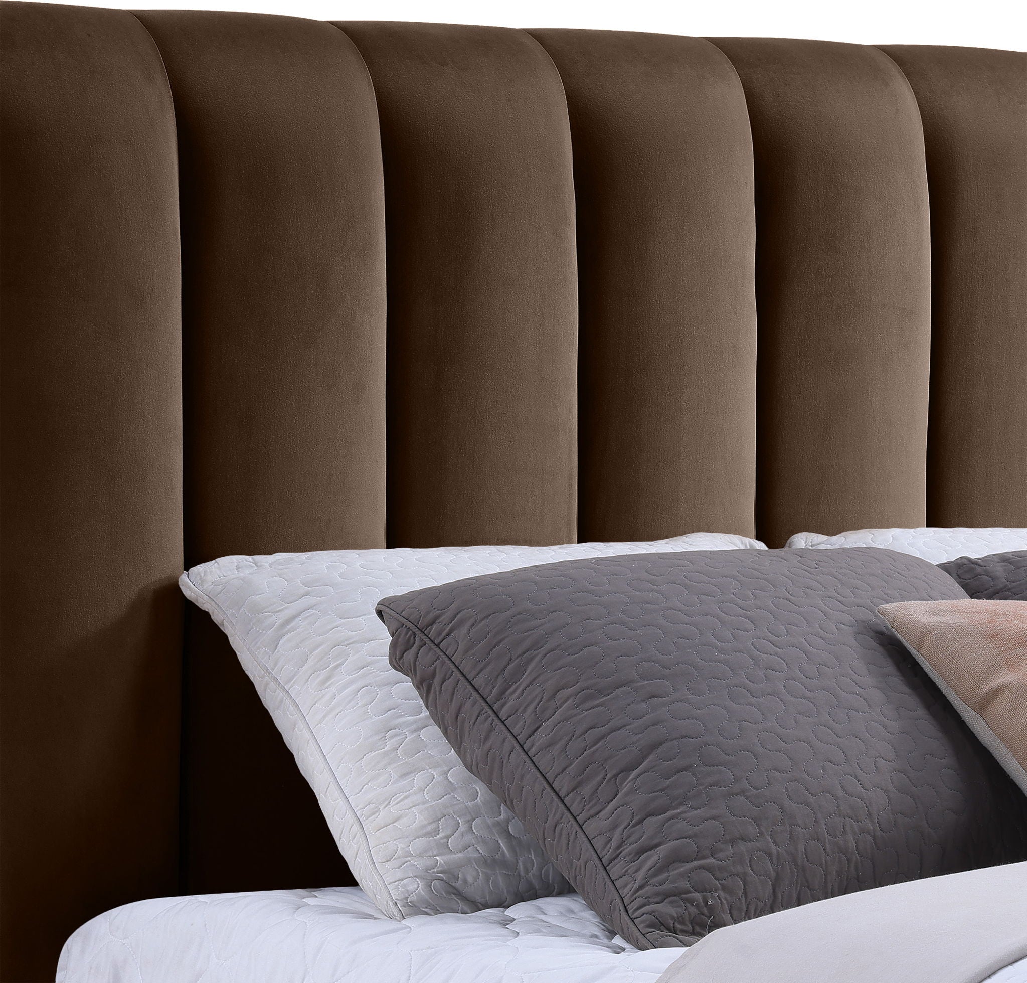 Amara - Velvet Bed